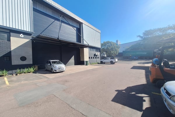 765m² Warehouse To Let in New Germany — image 2