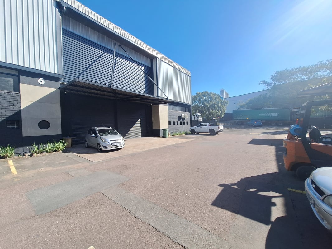 765m² Warehouse To Let in New Germany