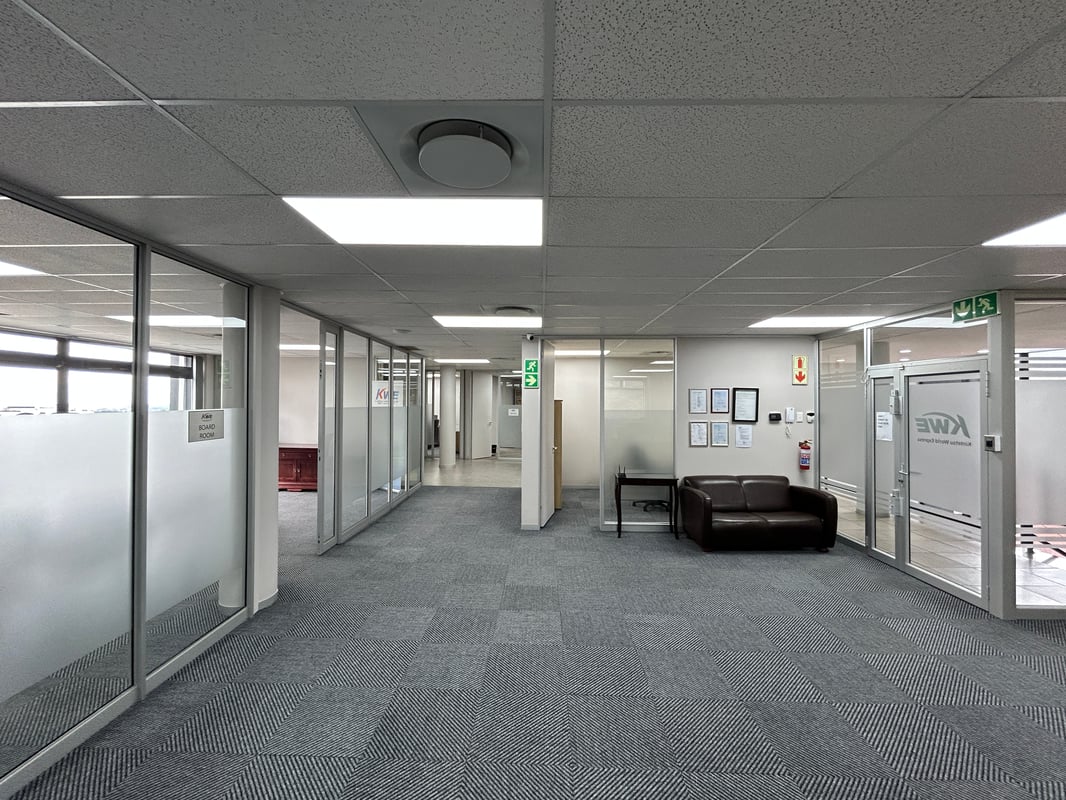 337m² Office To Let In Westway Office Park, Westville