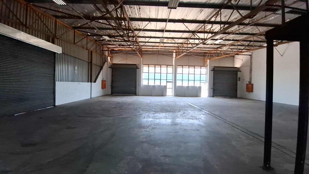 396m² Warehouse For Lease in Glen Anil