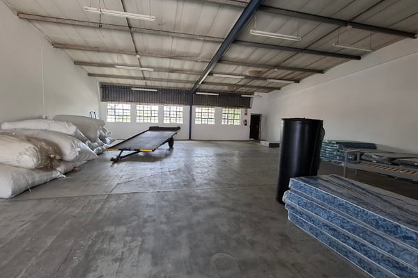 303m² Warehouse To Let in Durban North — image 6