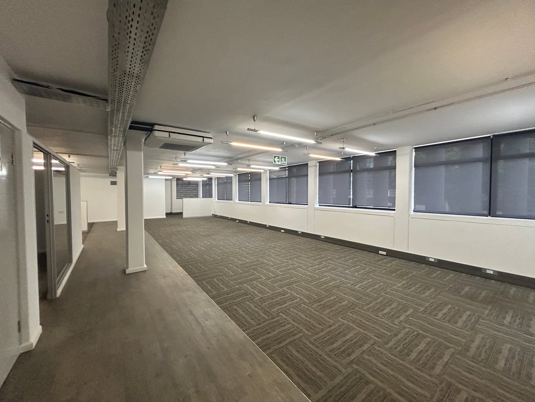 305m² Office To Let in Westville