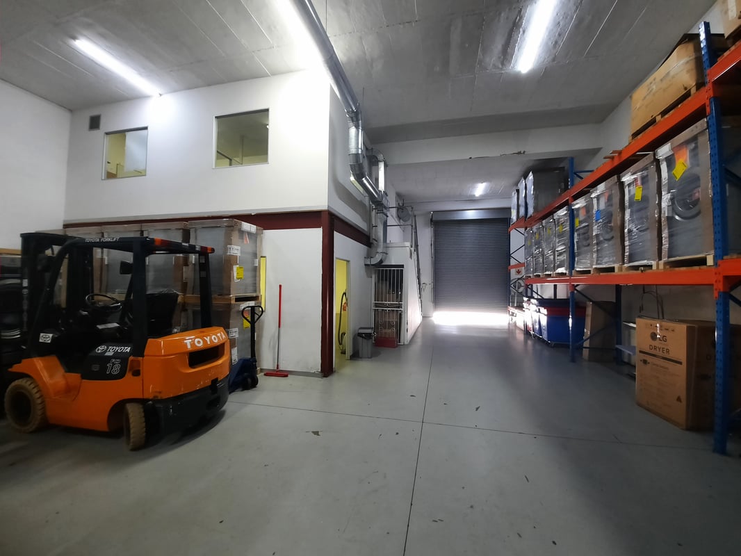 327m² Warehouse For Sale in Briardene