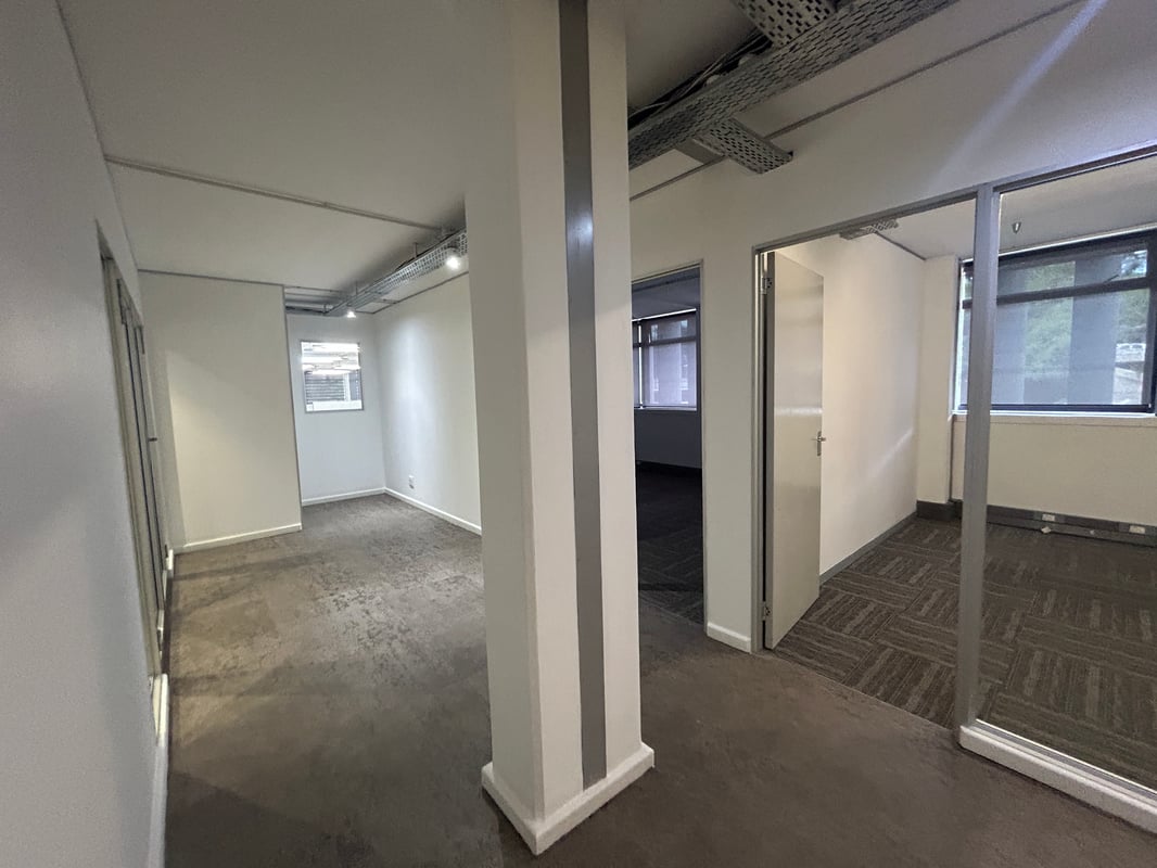 305m² Office To Let in Westville