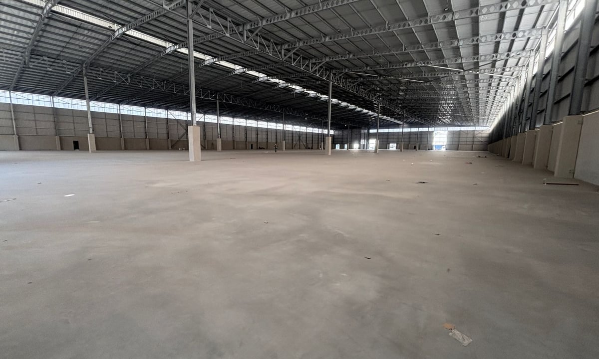 12 932m² Warehouse with 7410m² Yard to Let in Congella, Durban
