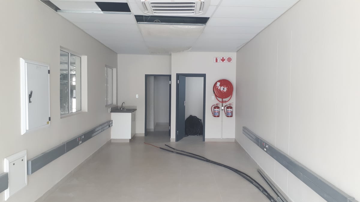 704m² Prime Warehouse To Let in Riverhorse Valley