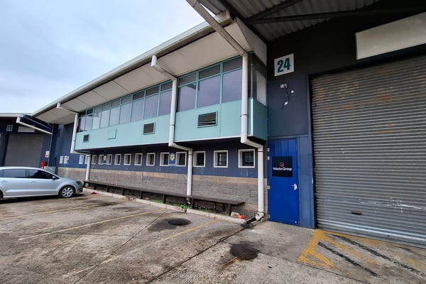 745m² Warehouse For Lease in Glen Anil — image 2