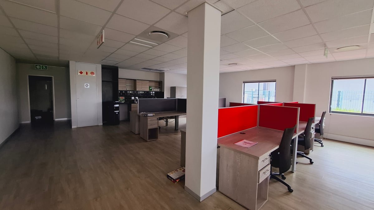 3 146m² Warehouse To Let in Dube Tradeport