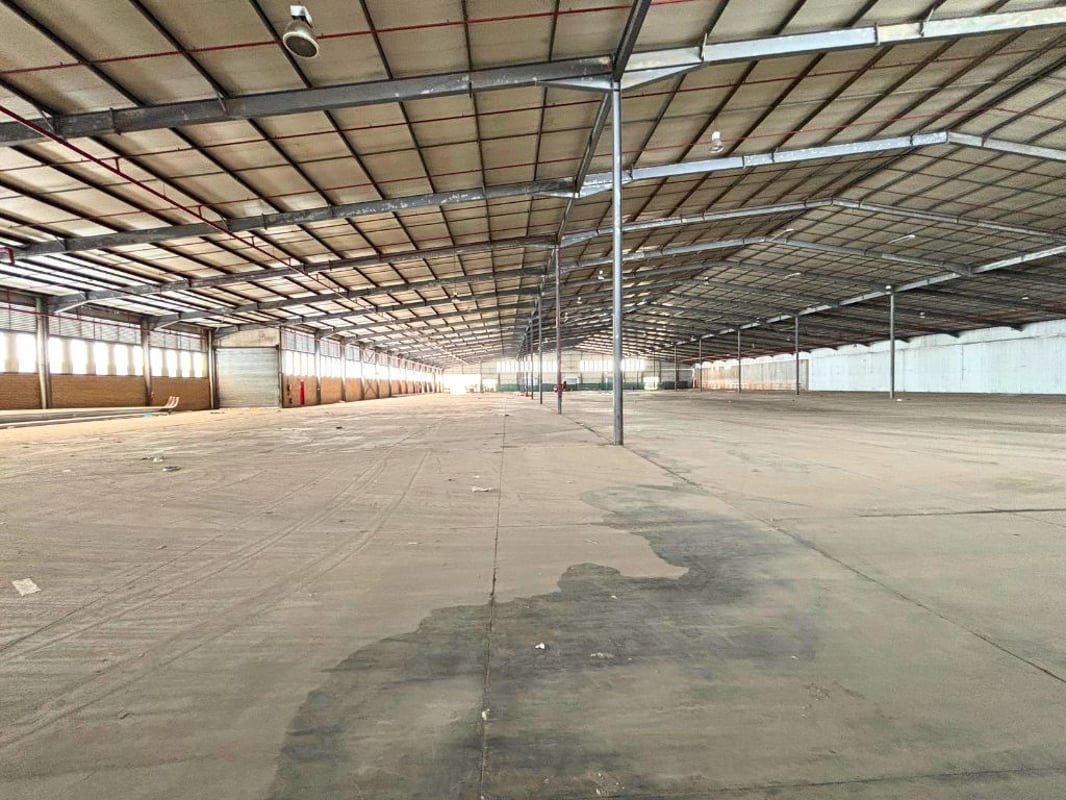 24 633m² Logistics and Warehousing Facility To Let in Mobeni