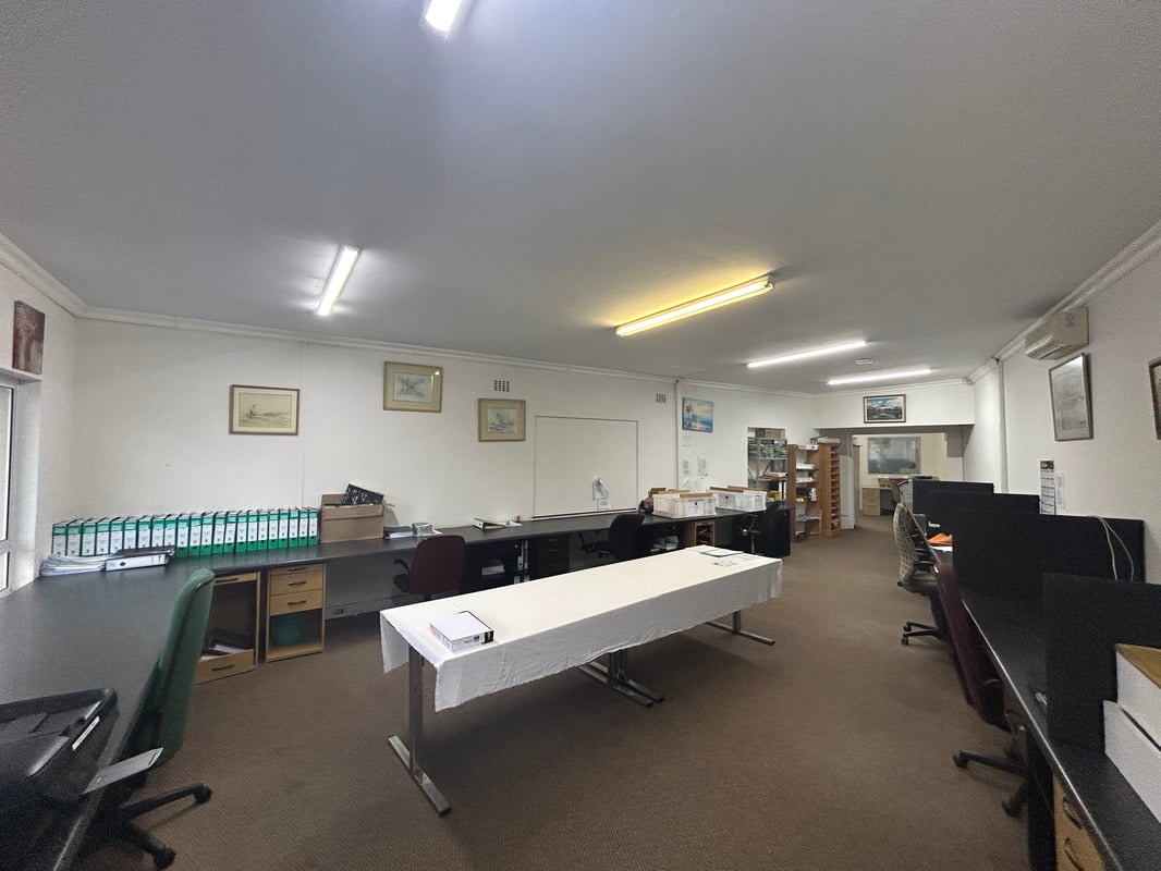 988m² Office Space To Let, Westville