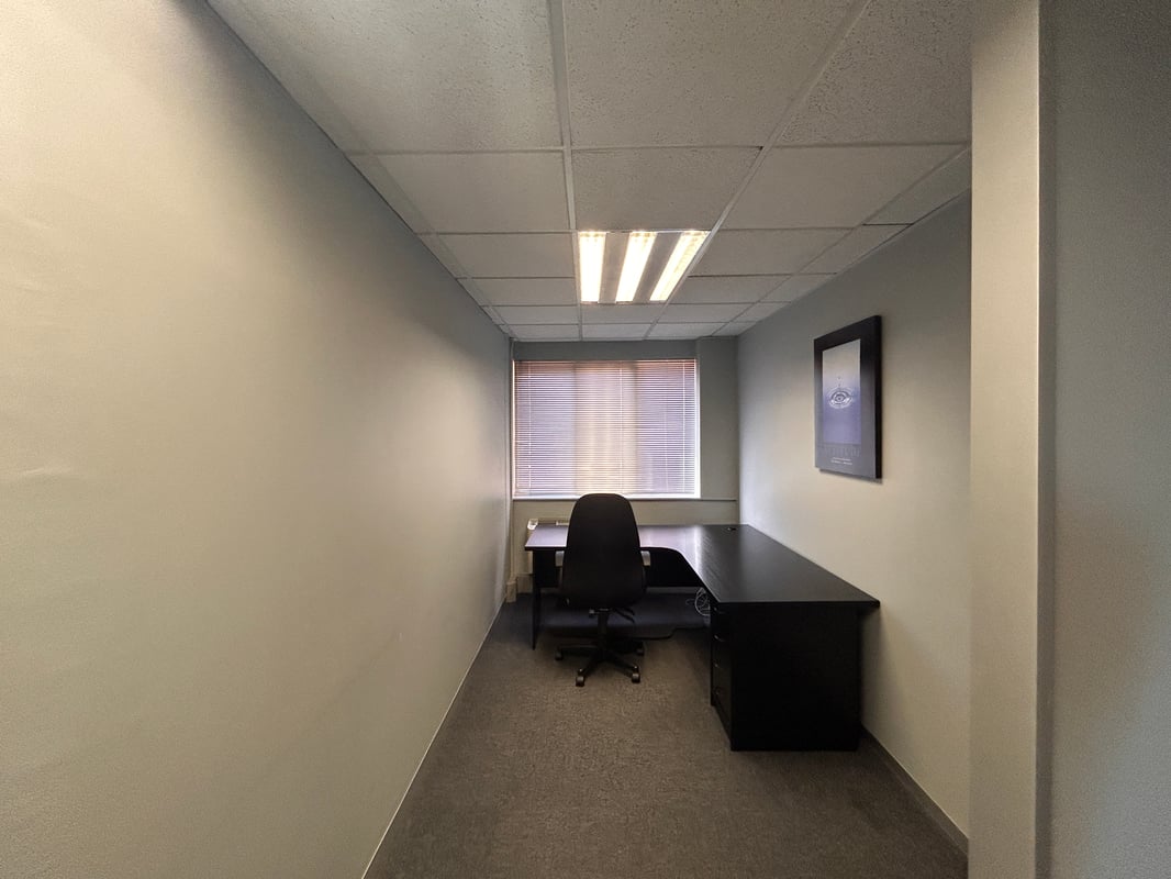 329m² Ground Floor Office To Let – 70 Buckingham Terrace, Westville