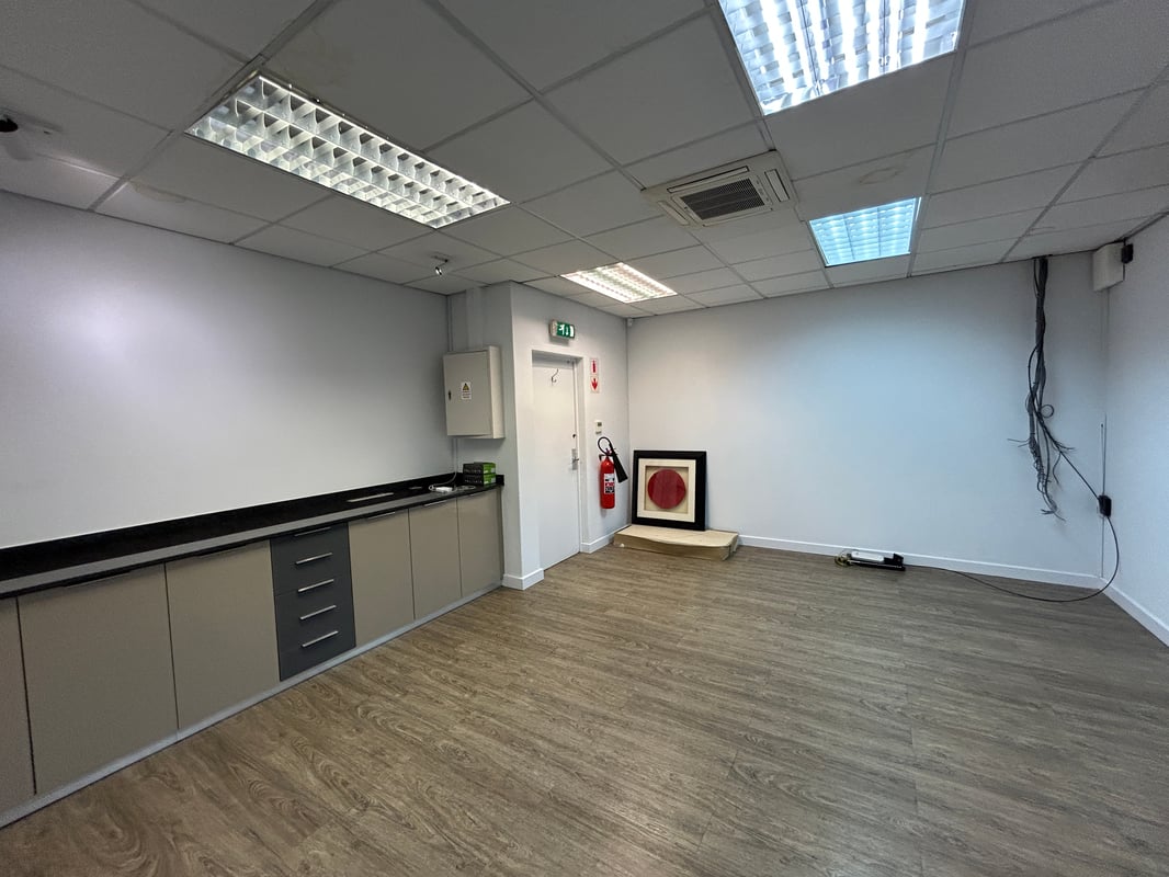 213m² Office To Let in Westville