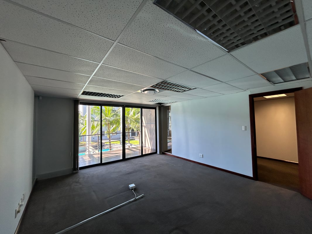 340m² Office To Let in Riverhorse Valley