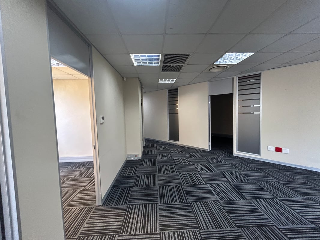 175m² Office To Let in Westville