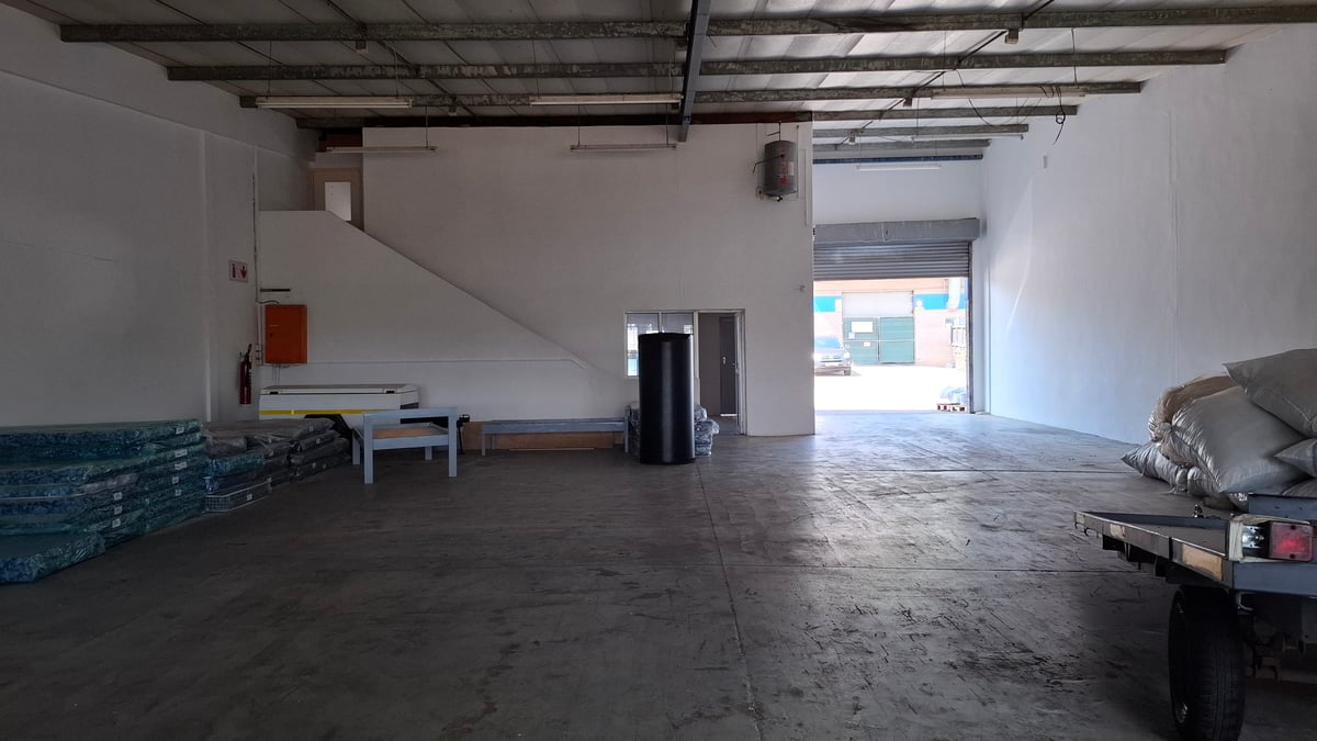 303m² Warehouse To Let in Durban North