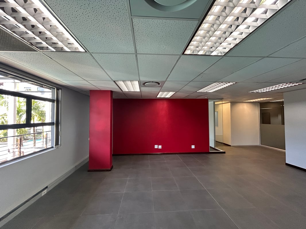 340m² Office To Let in Riverhorse Valley