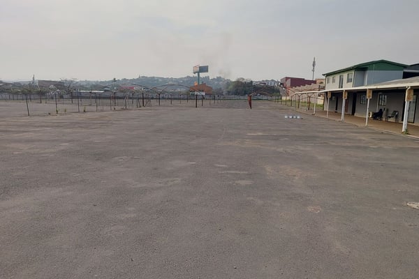 7000m² Yard For Lease in Springfield — image 2