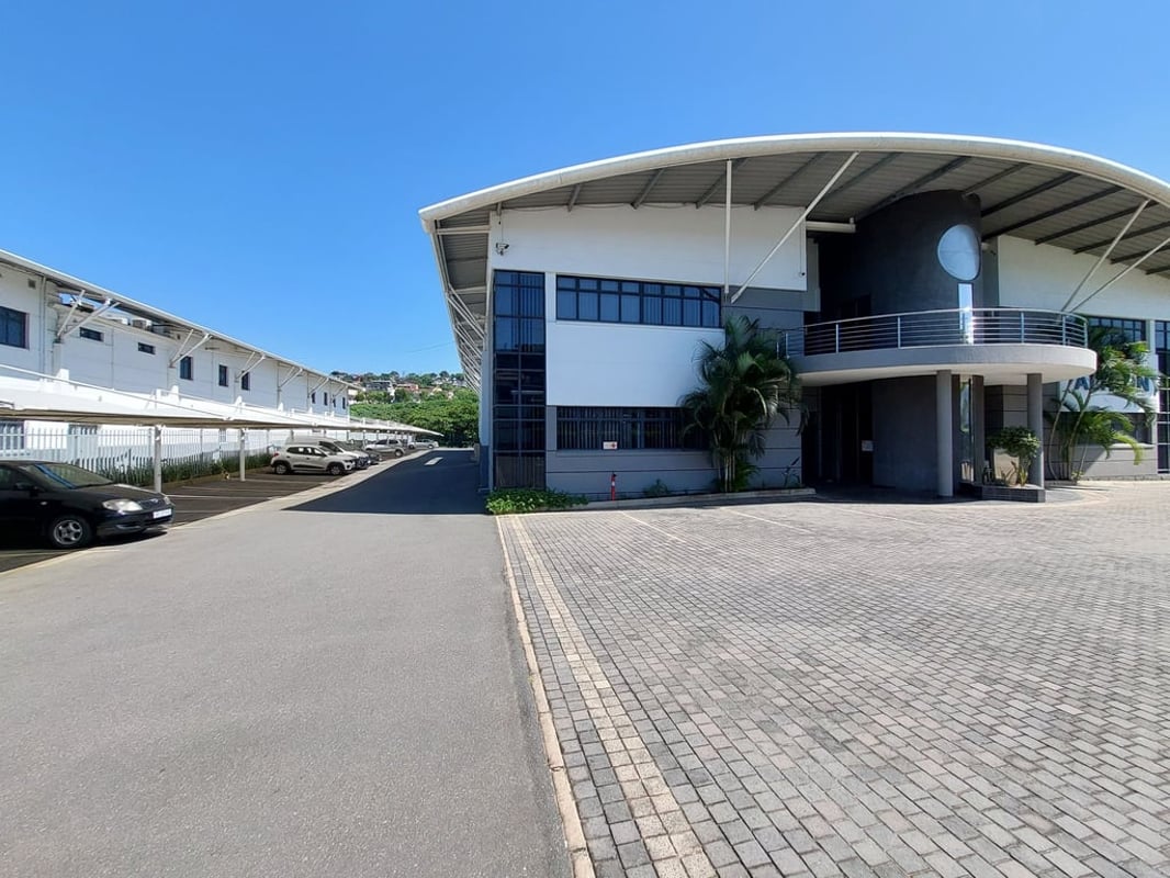 410m² Office For Lease in Riverhorse Valley