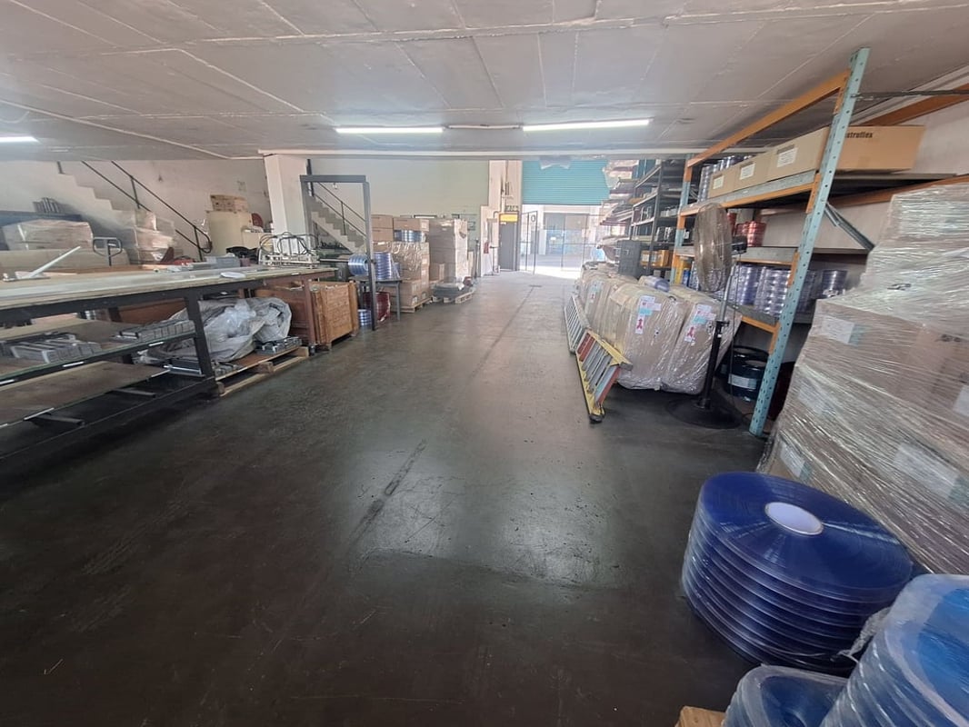 368m Warehouse For Lease In Westmead