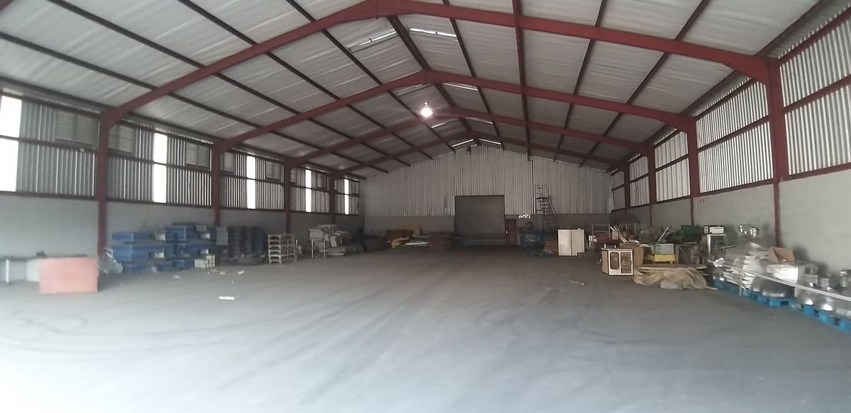 2832m Warehouse For Sale In Phoenix