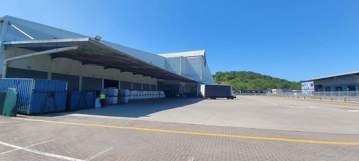 5000m² Warehouse For Lease in Riverhorse Valley