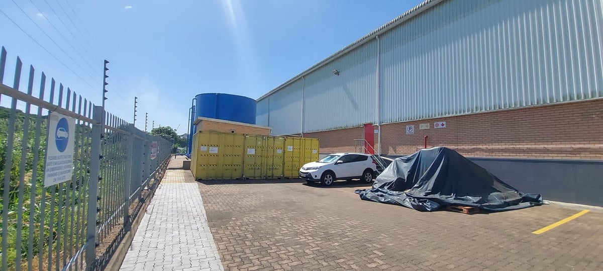 5000m² Warehouse For Lease in Riverhorse Valley