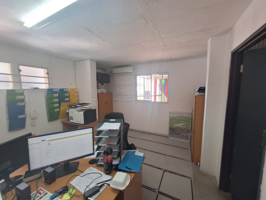 368m Warehouse For Lease In Westmead