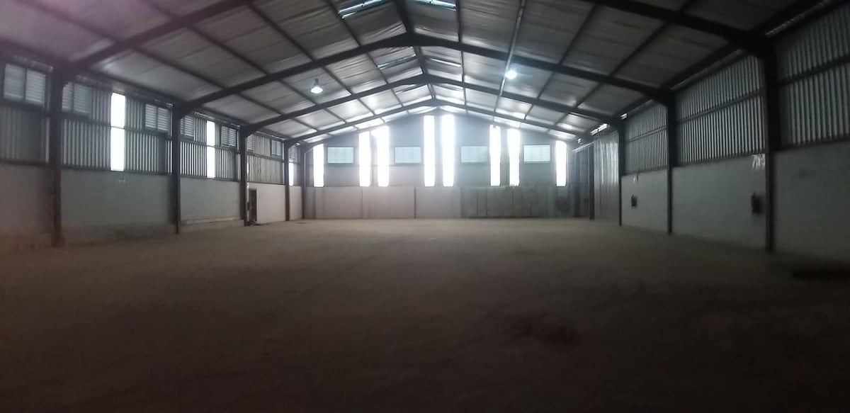 2832m Warehouse For Sale In Phoenix