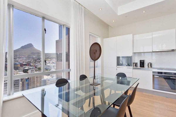 21st floor City Centre apartment with Table Mountain and Lions Head views