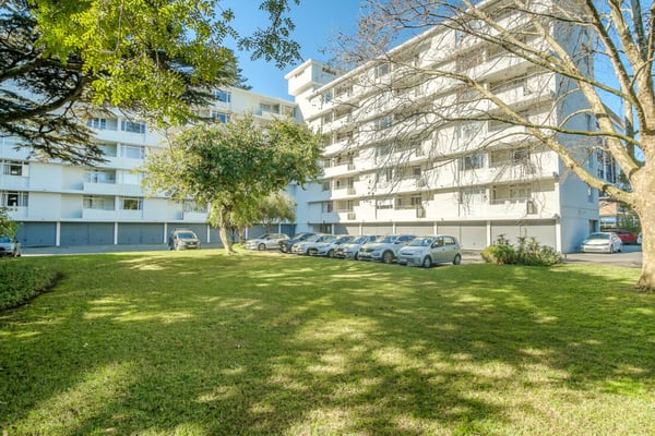 Stellenberg Secure and Spacious Apartment in a Super Location - Exclusive Mandate