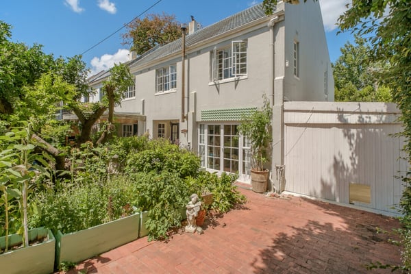 4 Bedroom House for Sale in Rondebosch