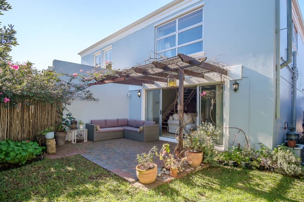 Three bedroom house with sunny garden and off street parking in Wynberg Upper