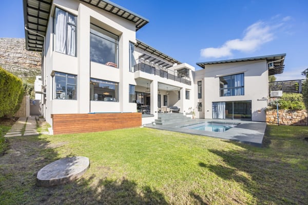 Stonehurst Mountain Estate home to rent | Hardie Property
