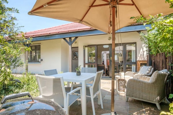 Well located lock up and go two bedroom home, with a flatlet in Little Mowbray