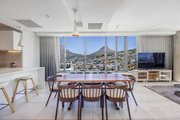 117 On Strand 15th floor apartment