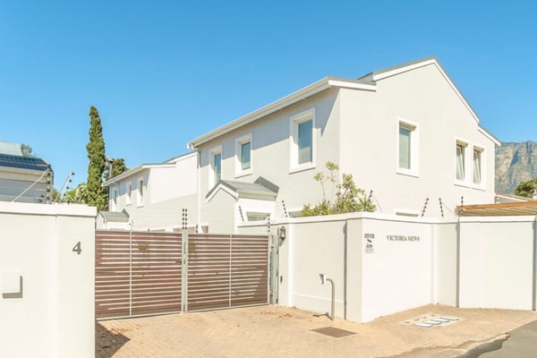 Lock up and go - spacious, super central and secure - Exclusive Mandate