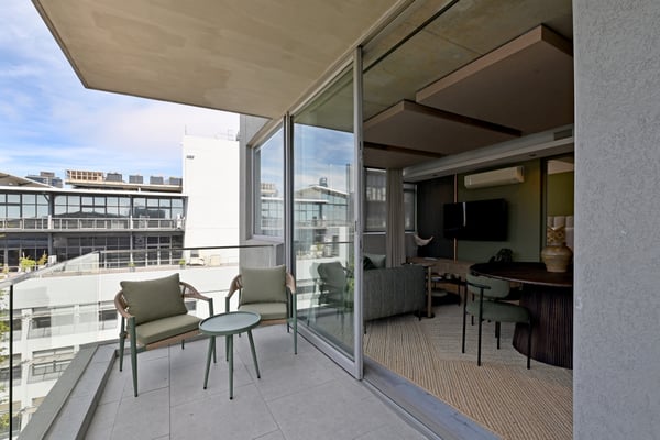 93 sqm apartment with generous balcony (18 sqm), two parking bays and a storeroom. Sold fully furnished.