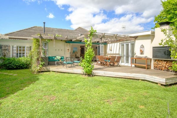 Clare Park Rondebosch - immaculate family home! What a find- just move in!