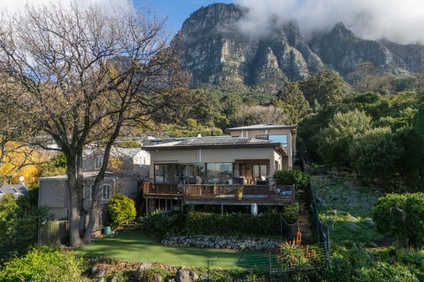  Fernwood mountain home with incredible far reaching views