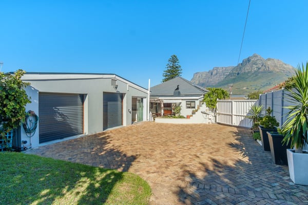 Family Home with Flatlet in Little Mowbray