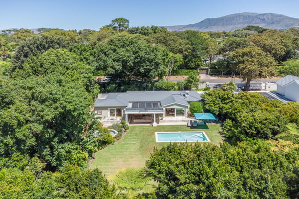 Constantia Upper - Bel Ombre – What a find!