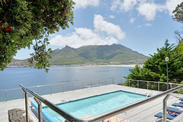 Live on the ocean at One Chapmans Peak Drive