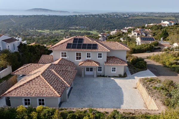 Elegant New Build, High in Schoongezicht Country Estate