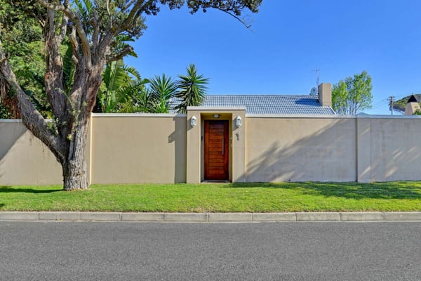 Bergvliet three bedroom home plus independent one bed cottage with separate vehicular entrance