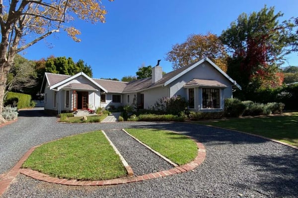 Spacious Constantia home