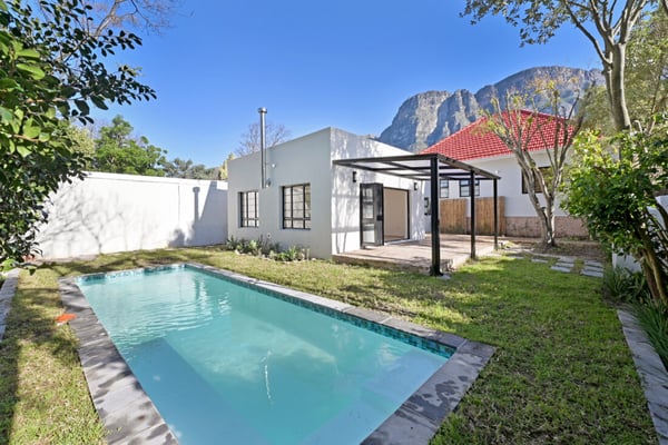 Fully renovated Fernwood home