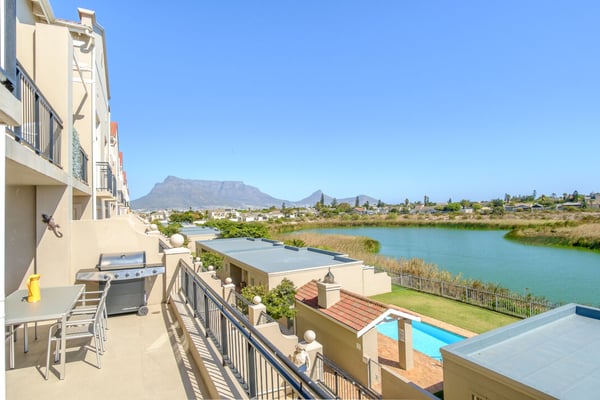 2 Bedroom Apartment / Flat for Sale in Century City
