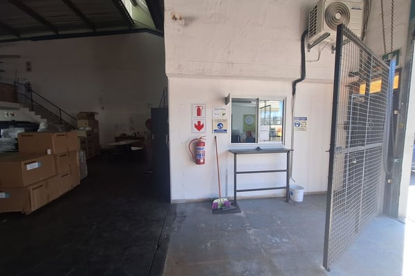 368m Warehouse For Lease In Westmead — image 4