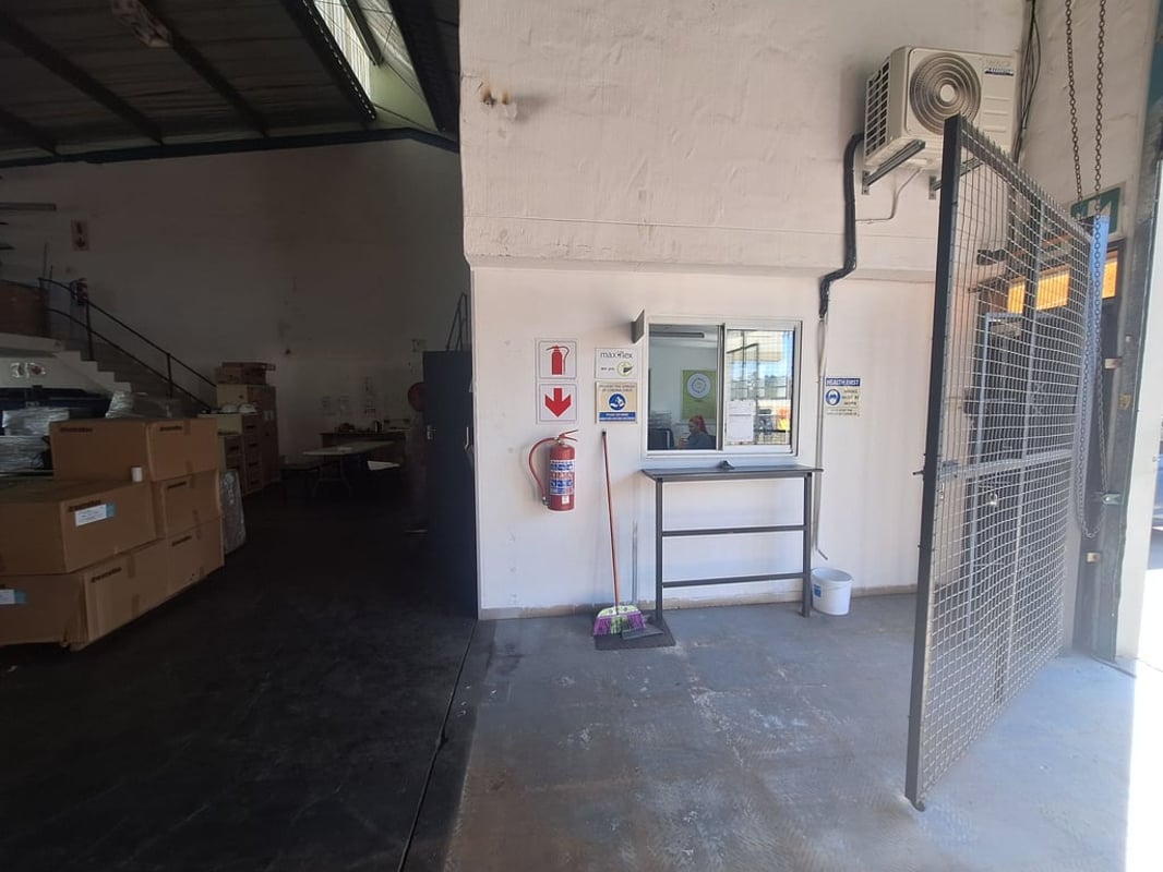 368m Warehouse For Lease In Westmead