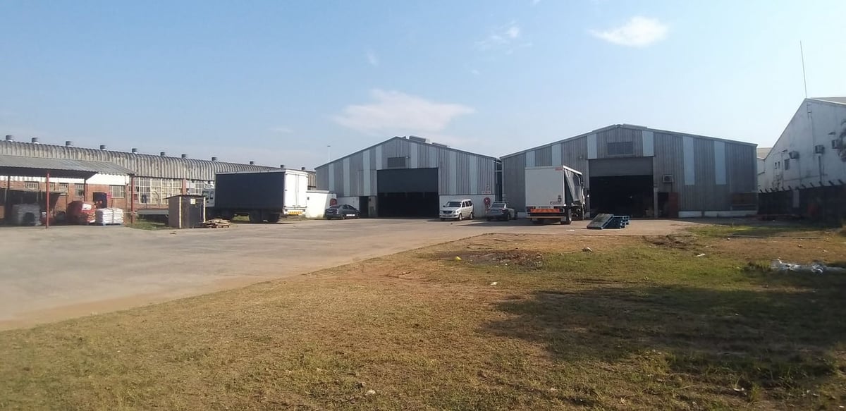 2832m Warehouse For Sale In Phoenix